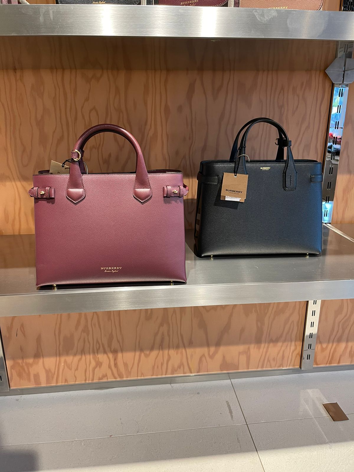 BURBERRY The Banner medium leather bag